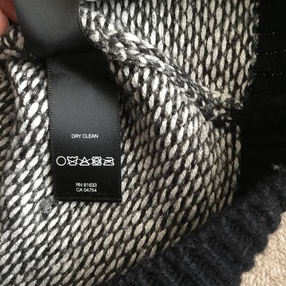 Kenneth Cole NY Crew Neck Mens Gray Black Sweater Sz M Viscose Wool Blend - Picture 5 of 7